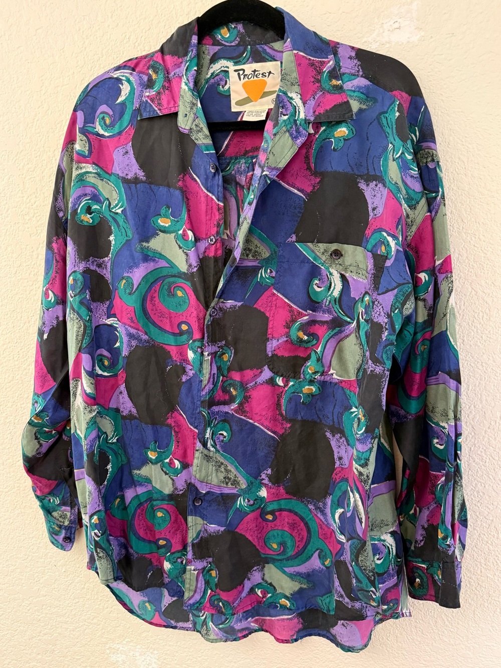 100% silk vintage men’s protest abstract button down shirt
